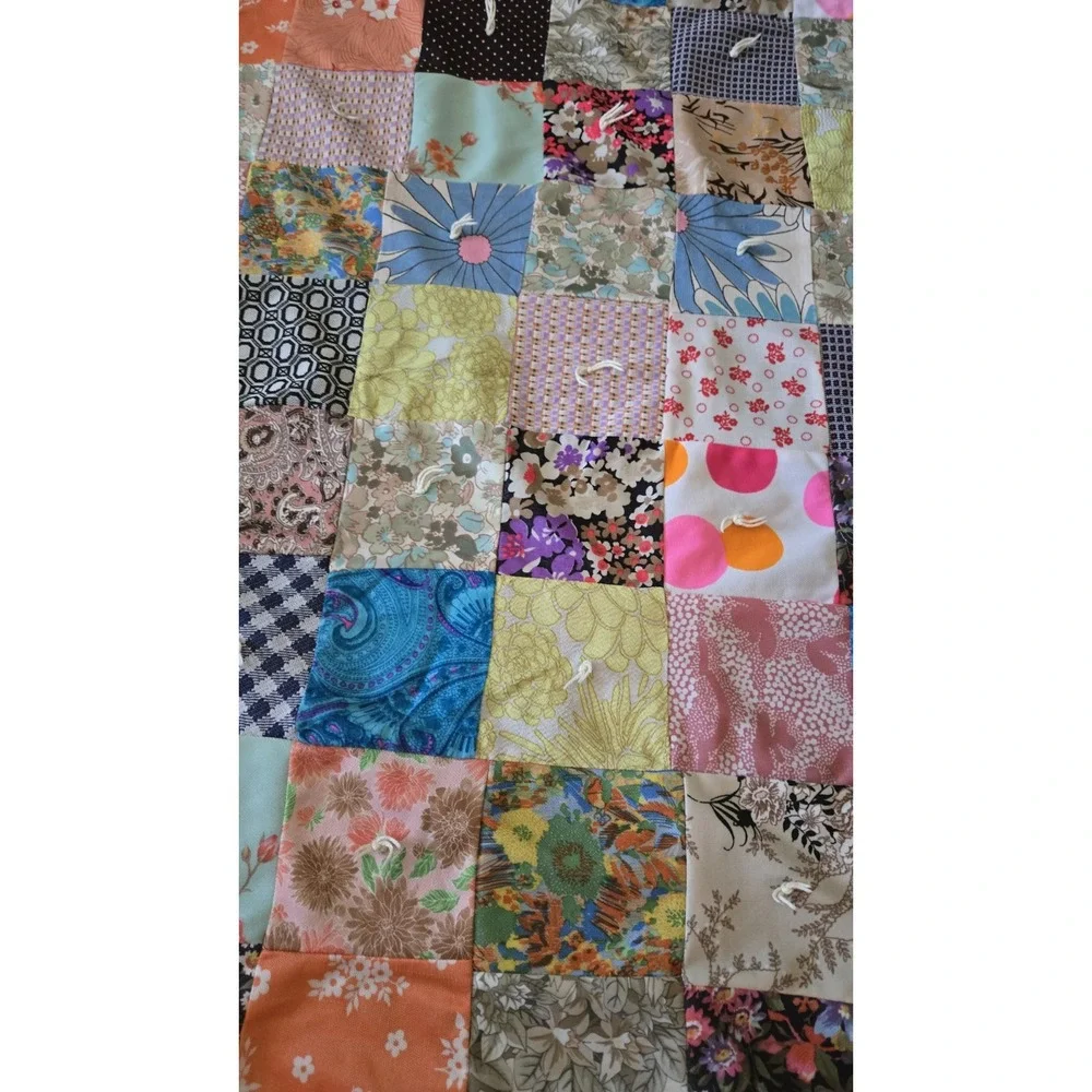 Vintage 50s Handmade and Hand Stitched Feed Sack Floral FLOWERS Quilt THROW TWIN